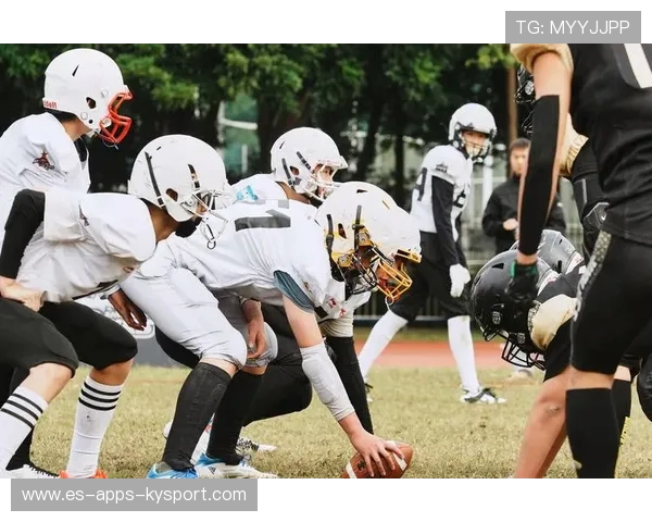 橄榄球强突达阵点燃全场